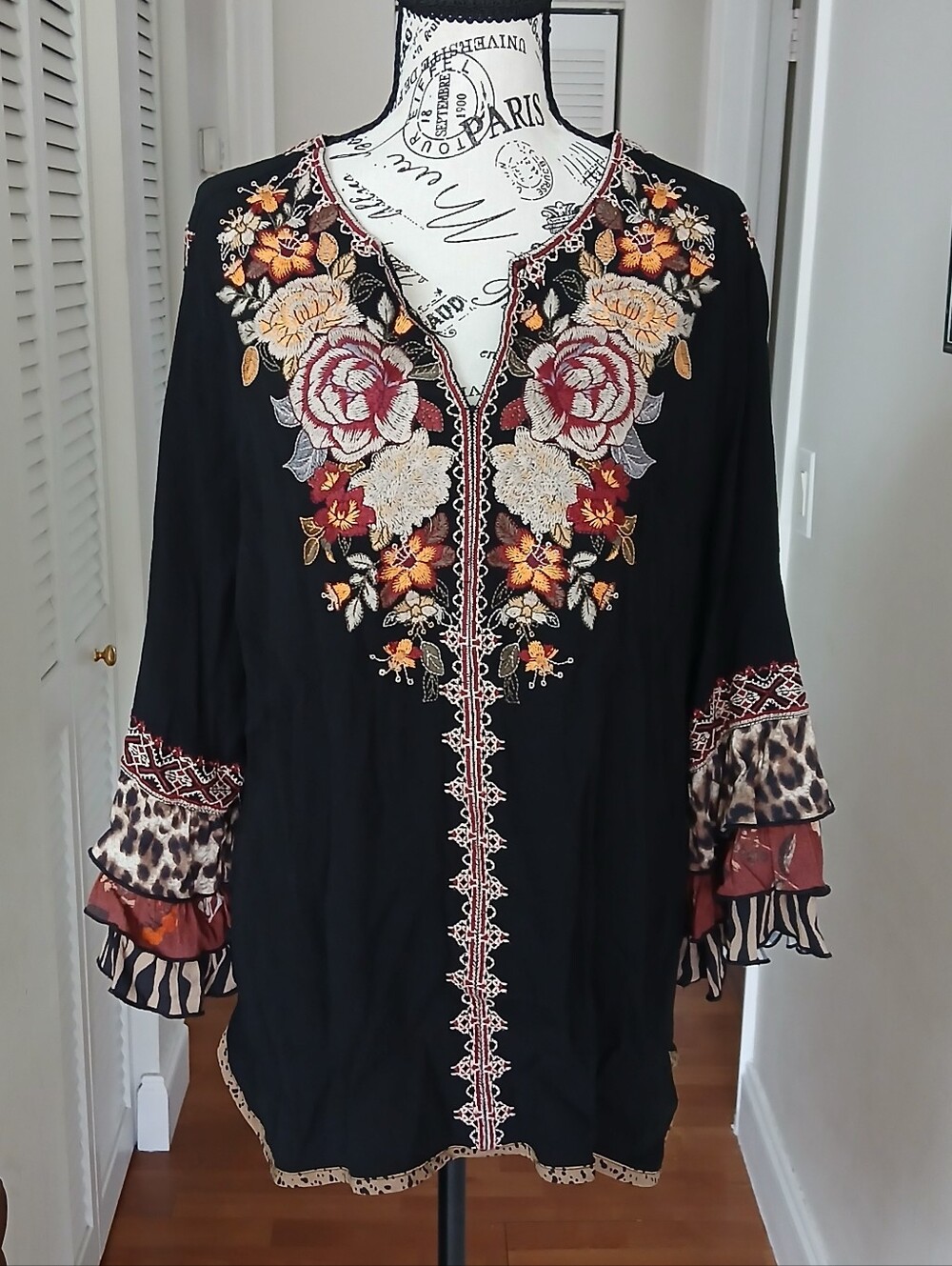 John Mark Embroidered Black V-Neck Floral Tunic Top
